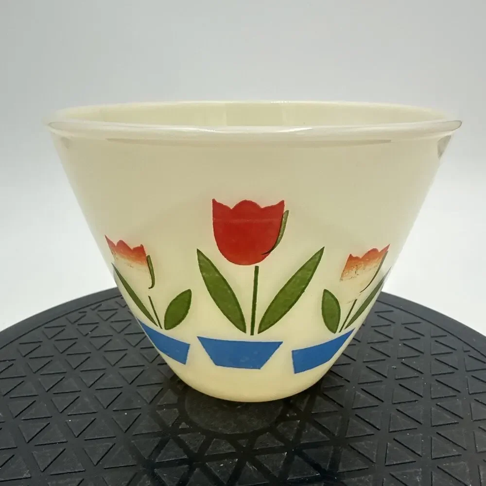 VTG Fire King Oven Ware Tulips on Ivory 4
